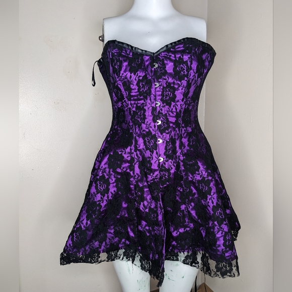 Vintage Corset Dress - Picture 11 of 12